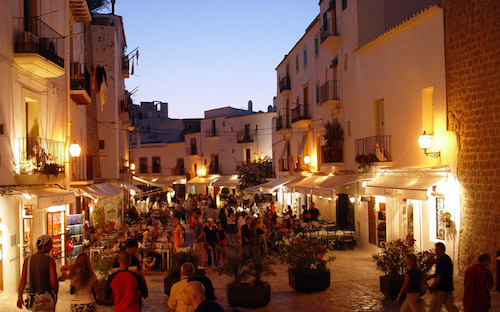 Ibiza Stad is bruisend!